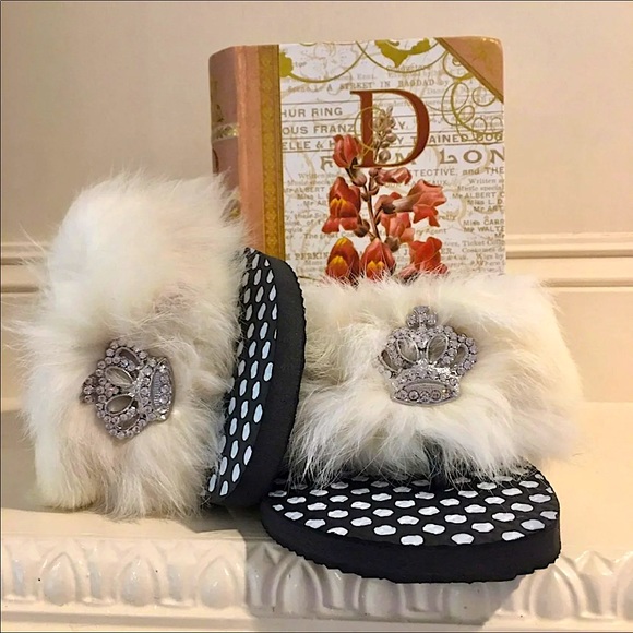 Rabbit Fur Thongs - Picture 1 of 8